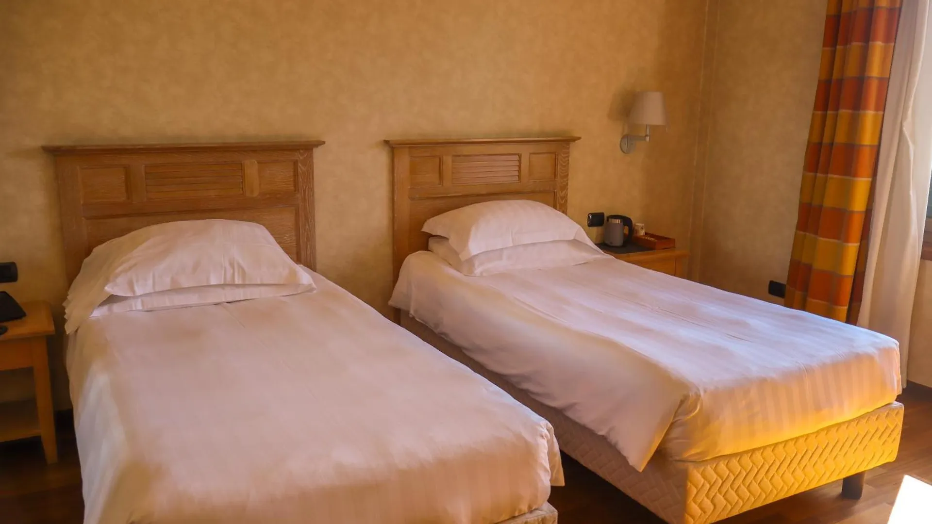 Monica Hotel Fiera Pregnana Milanese 4*,