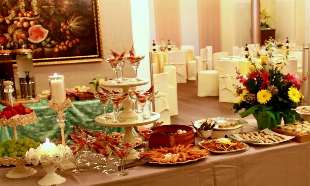 Monica Hotel Fiera Pregnana Milanese 4*,