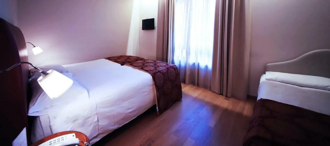Monica Hotel Fiera Pregnana Milanese Italia