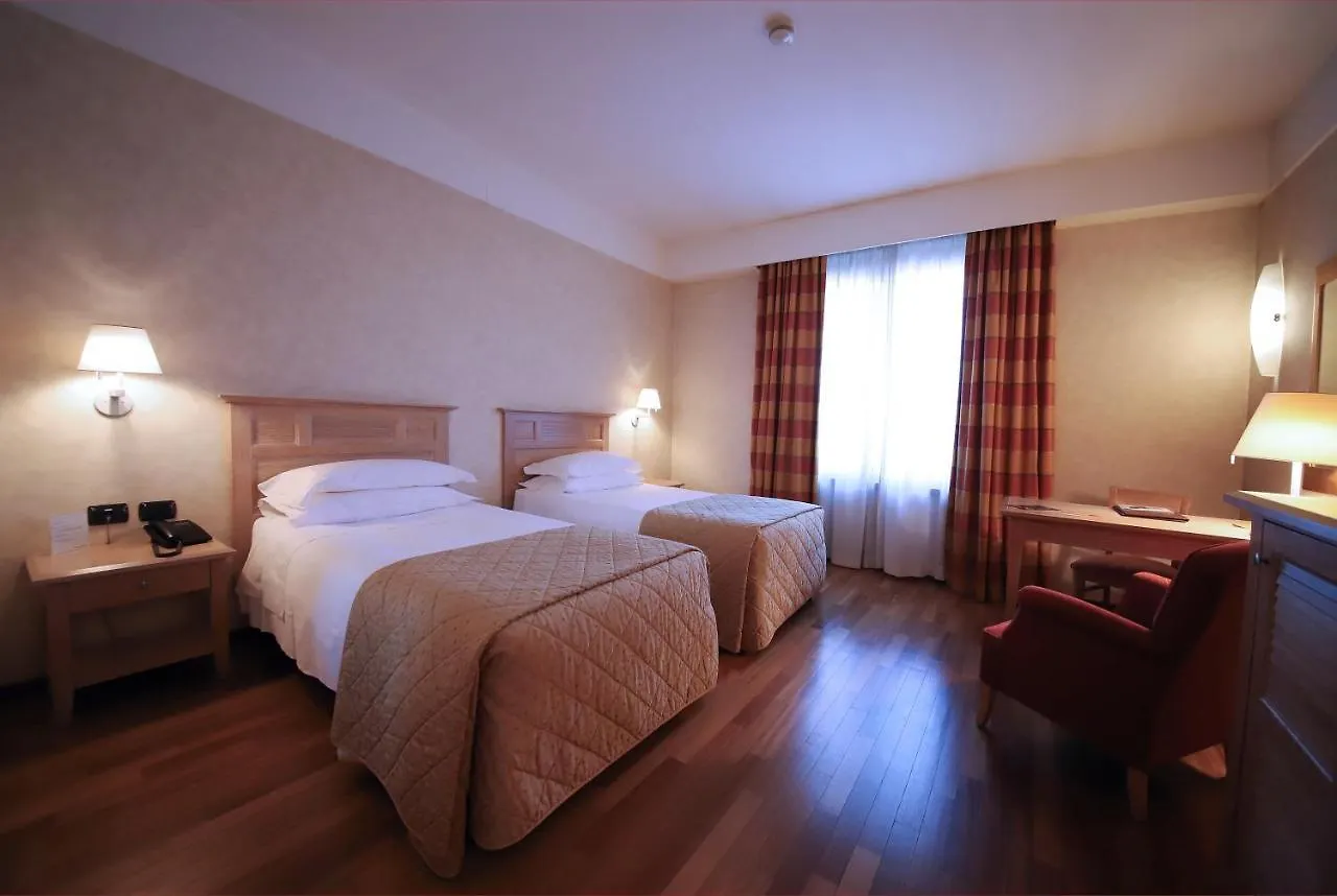 Monica Hotel Fiera Pregnana Milanese 4*,