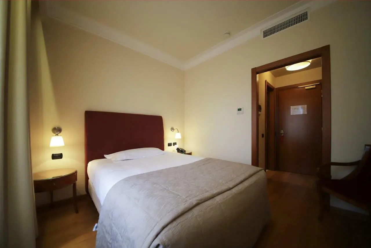 ****  Monica Hotel Fiera Pregnana Milanese Italy