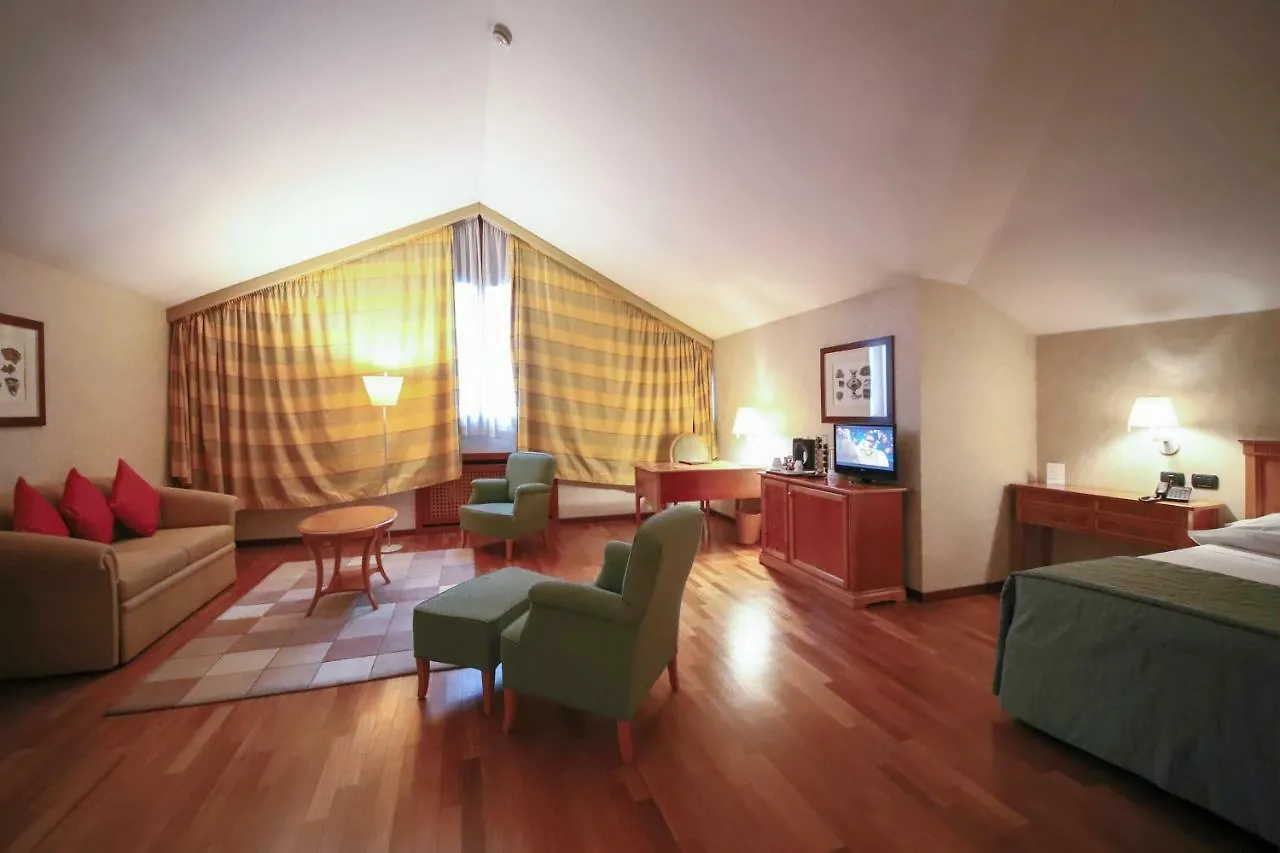 Monica Hotel Fiera Pregnana Milanese 4*,
